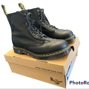 Men’s Dr. Martens size 11 boots